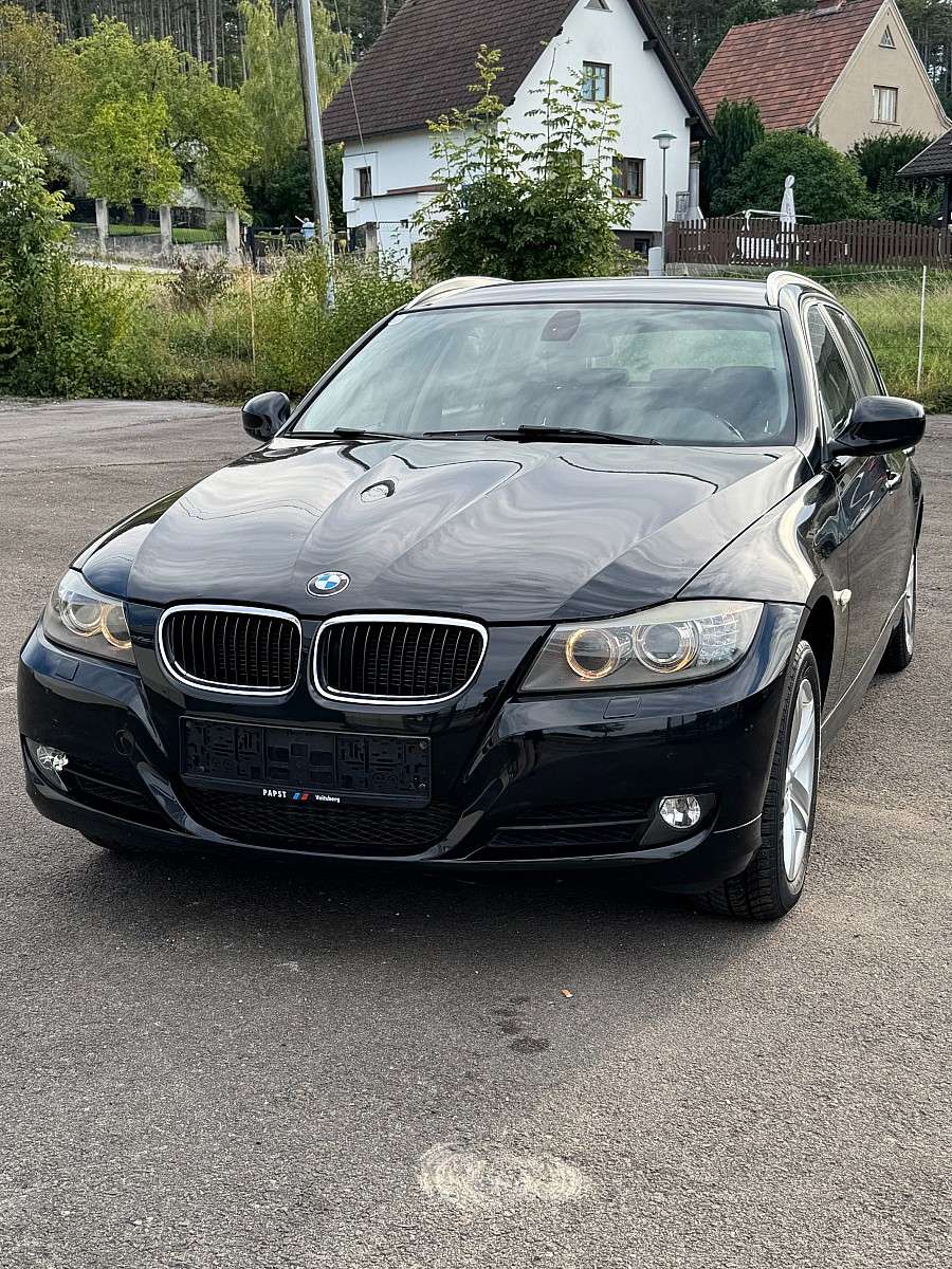 BMW 316d Touring Österreich-Paket (2010) - Bild 3