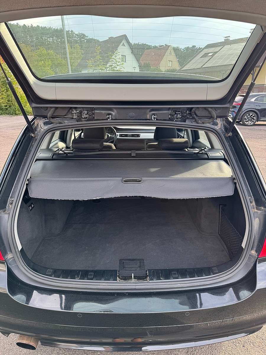 BMW 316d Touring Österreich-Paket (2010) - Bild 12