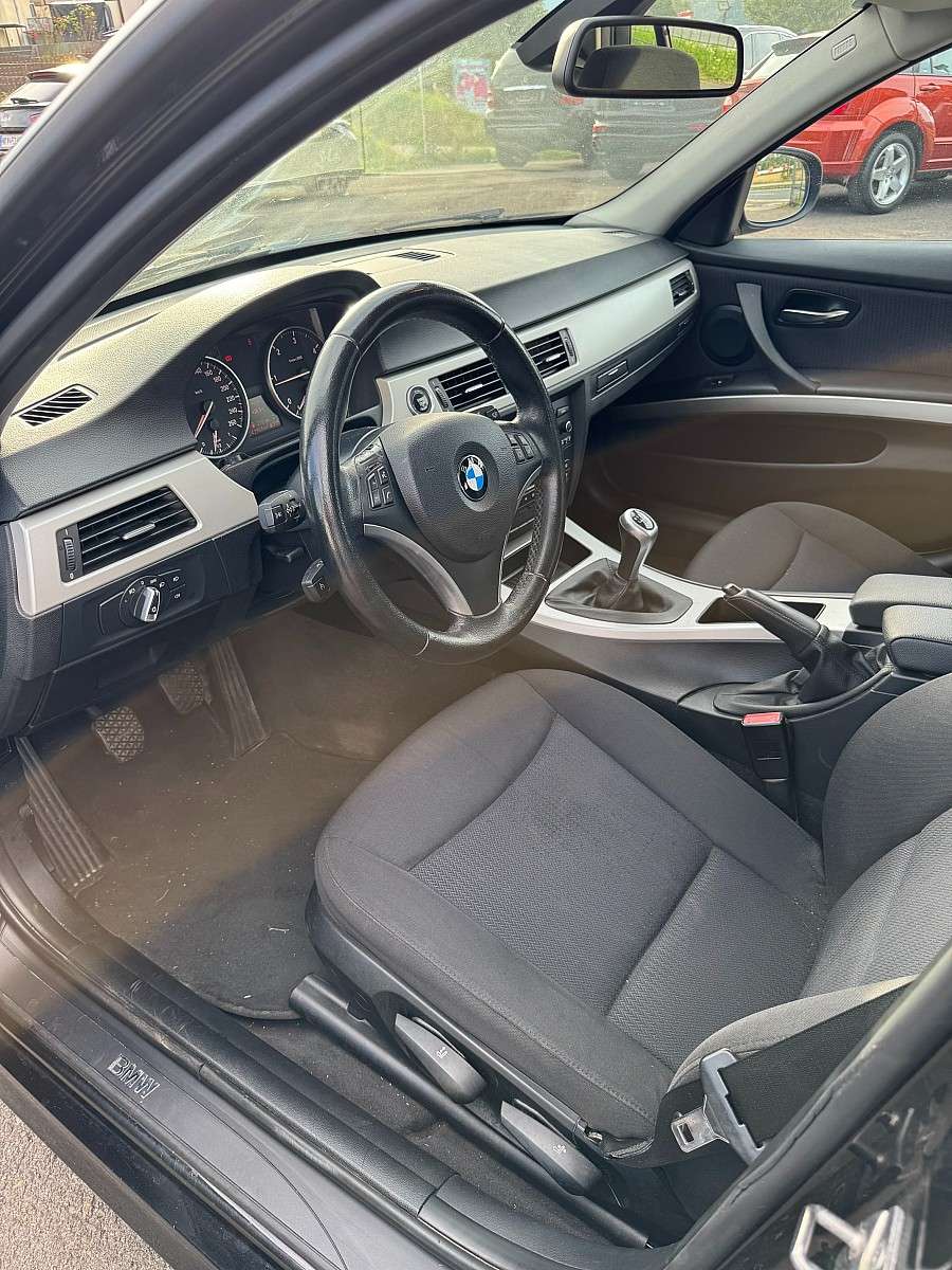 BMW 316d Touring Österreich-Paket (2010) - Bild 13