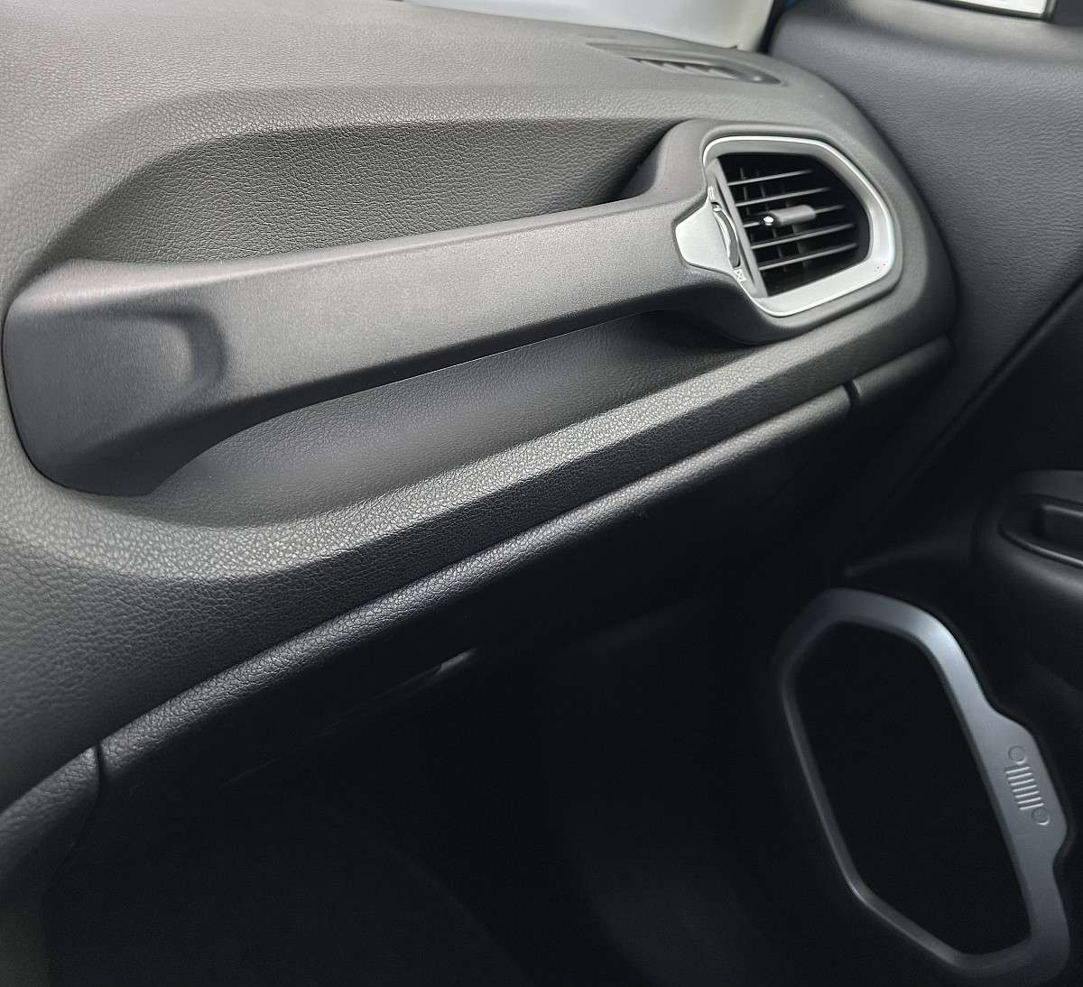 Jeep Renegade 2,0 MultiJet II 140 Limited AWD Aut. (2015) - Bild 27