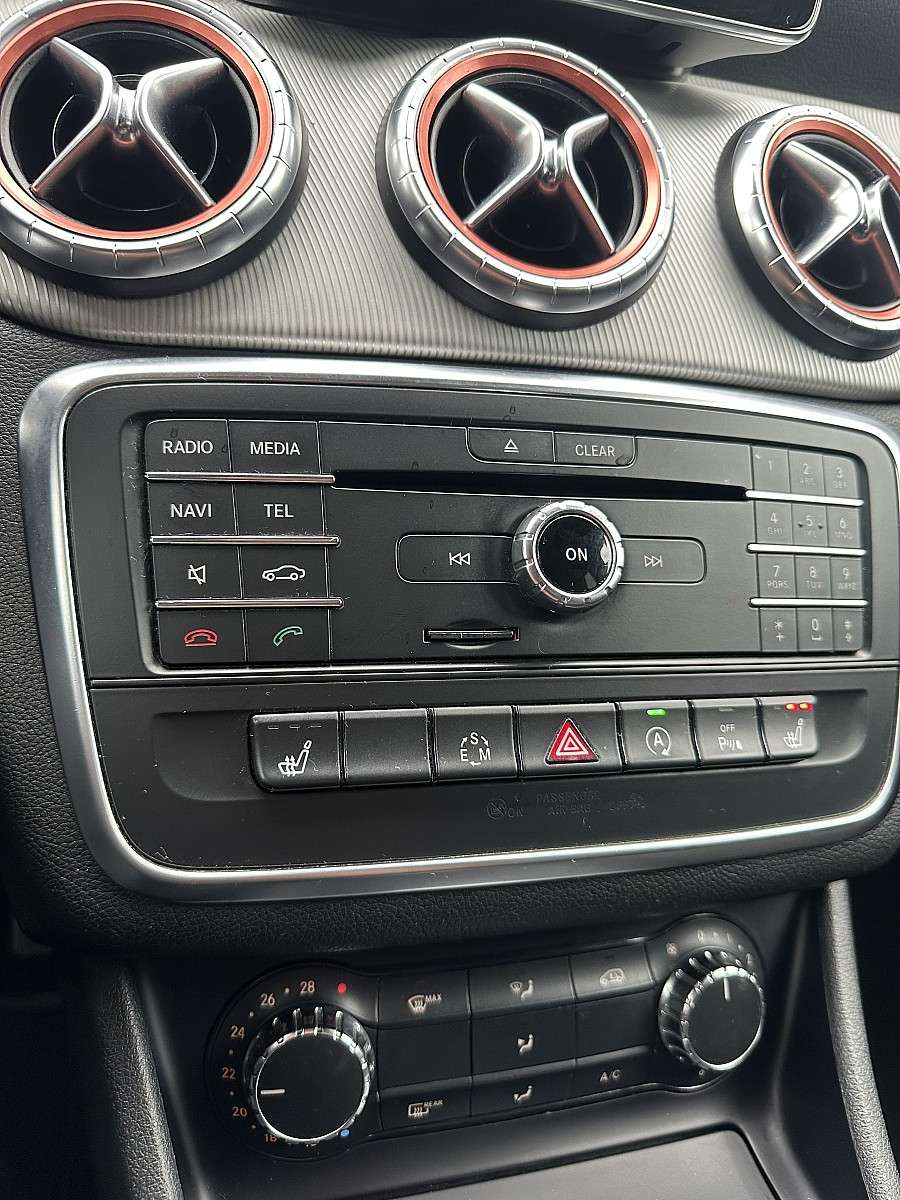 Mercedes-Benz CLA 220 d Aut. (2015) - Bild 25