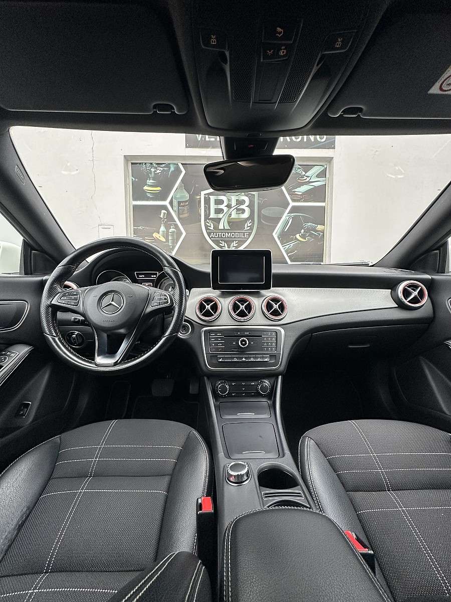 Mercedes-Benz CLA 220 d Aut. (2015) - Bild 17
