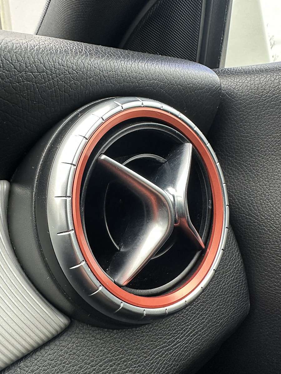 Mercedes-Benz CLA 220 d Aut. (2015) - Bild 26