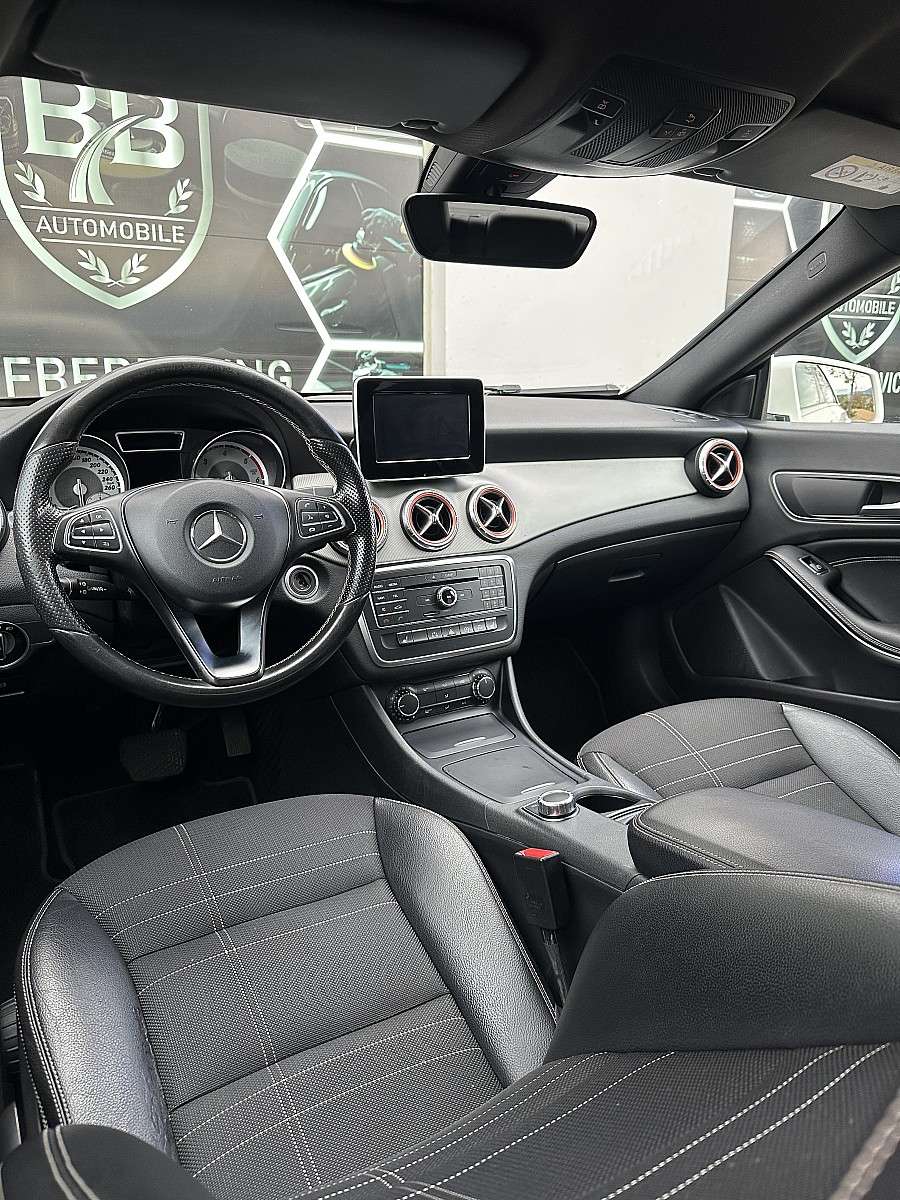 Mercedes-Benz CLA 220 d Aut. (2015) - Bild 15