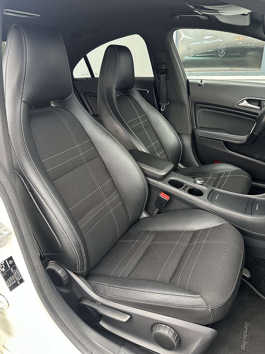 Mercedes-Benz CLA 220 d Aut. (2015) - Bild 11