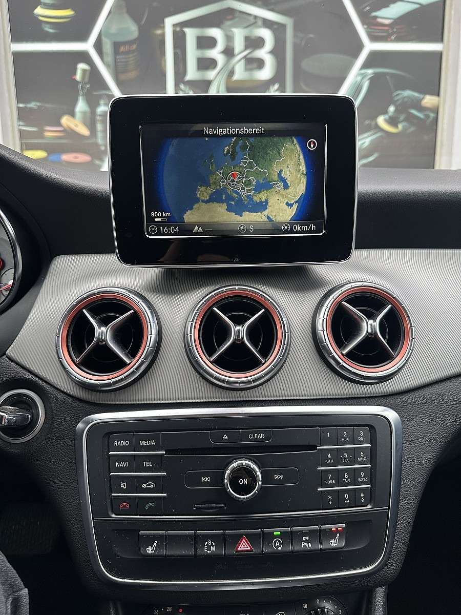 Mercedes-Benz CLA 220 d Aut. (2015) - Bild 20