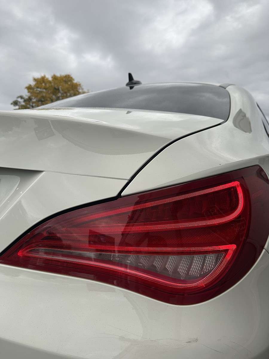 Mercedes-Benz CLA 220 d Aut. (2015) - Bild 9