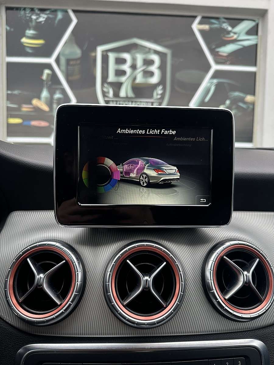 Mercedes-Benz CLA 220 d Aut. (2015) - Bild 22